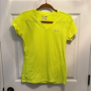 Under Armour Women’s Size S Yellow Semi-Fitted Shirt